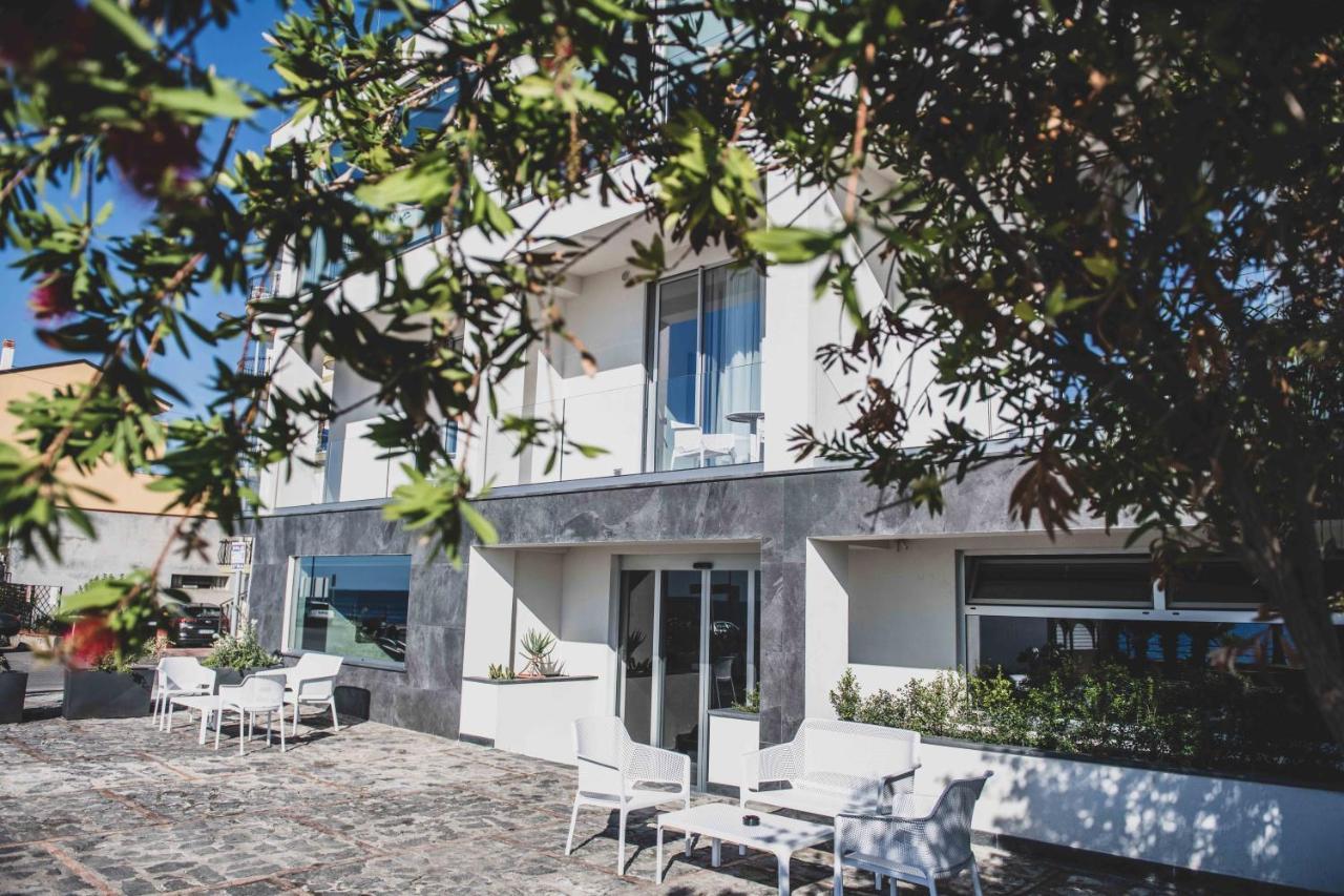 Marino Wellness Hotel Ali Terme Exterior photo